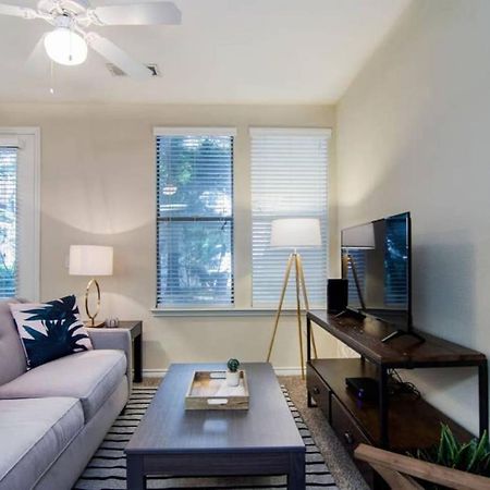 Walk To Downtown Memphis! Apartamento Exterior foto